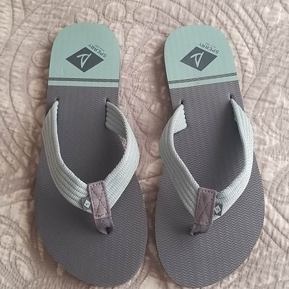 Sperry flip flops